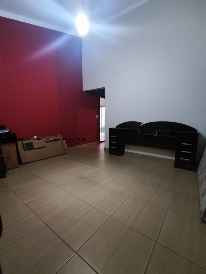 Casa à venda com 4 quartos, 187m² - Foto 4