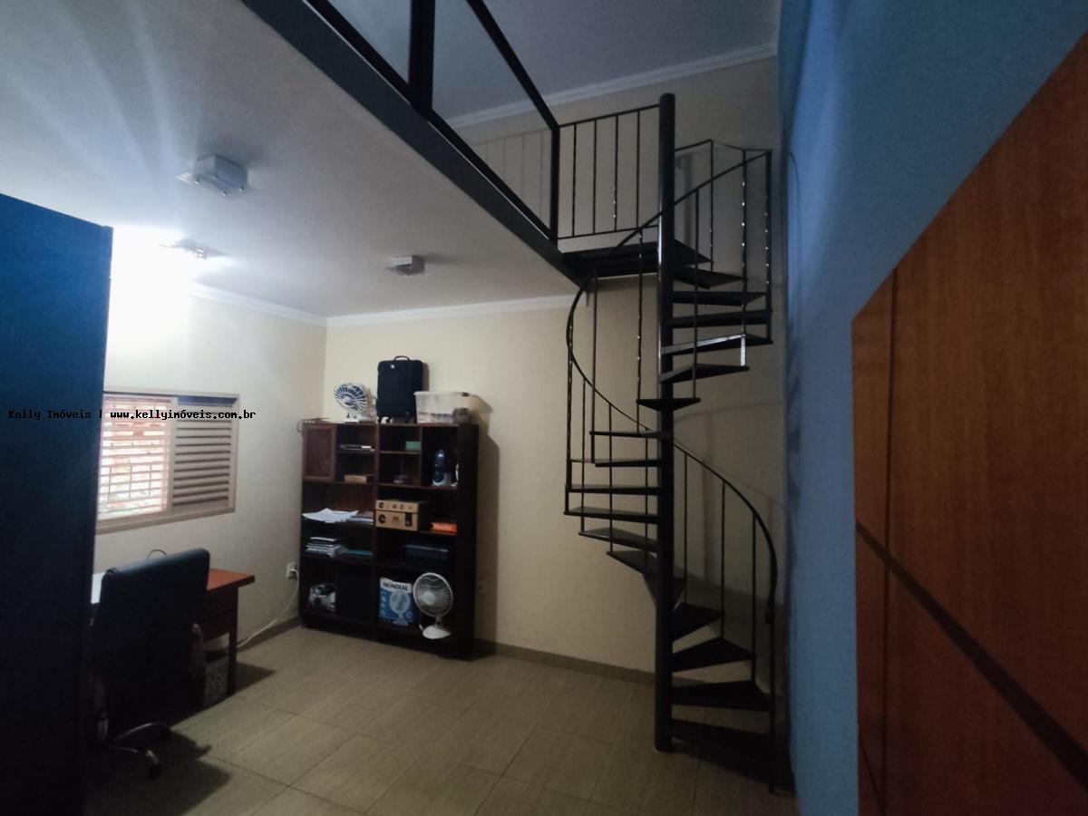 Casa à venda com 4 quartos, 187m² - Foto 17