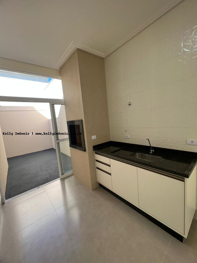 Casa à venda com 2 quartos, 60m² - Foto 11