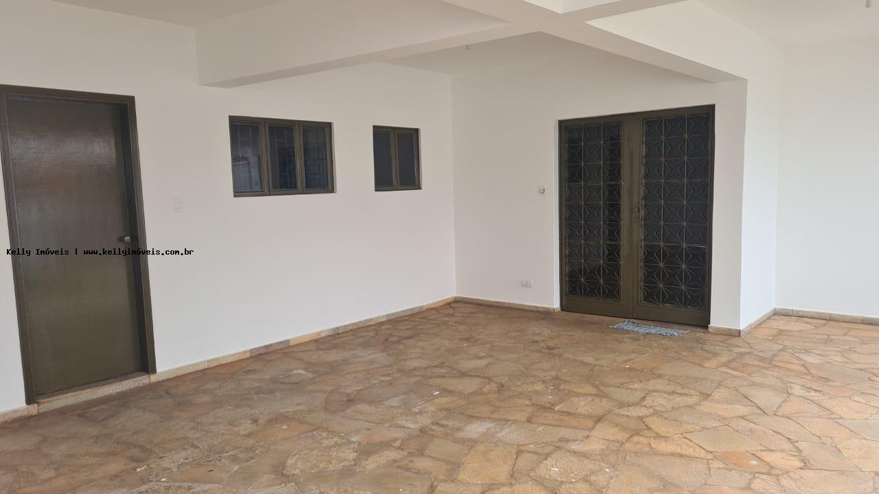 Casa à venda com 4 quartos, 341m² - Foto 5