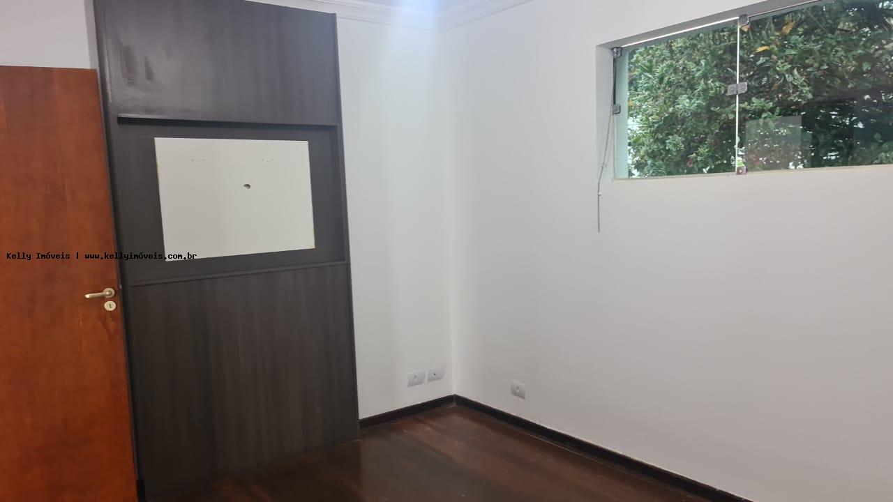 Casa à venda com 4 quartos, 341m² - Foto 13