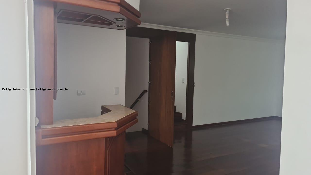 Casa à venda com 4 quartos, 341m² - Foto 15