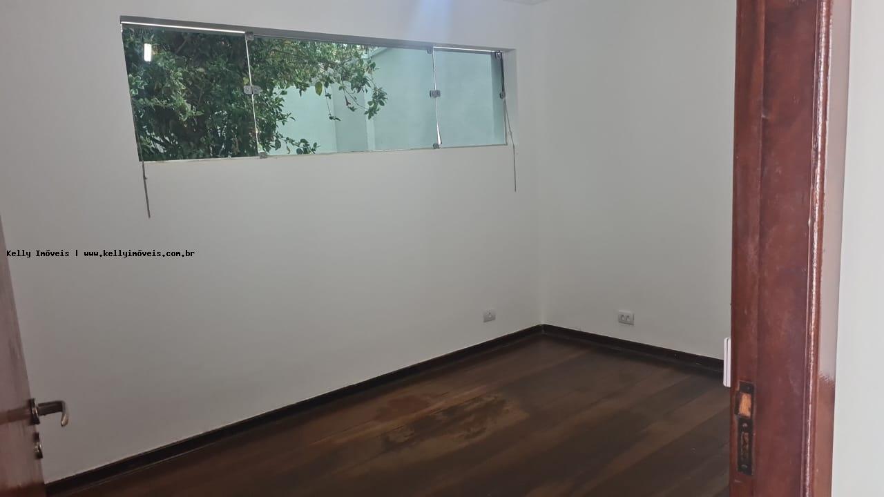 Casa à venda com 4 quartos, 341m² - Foto 12