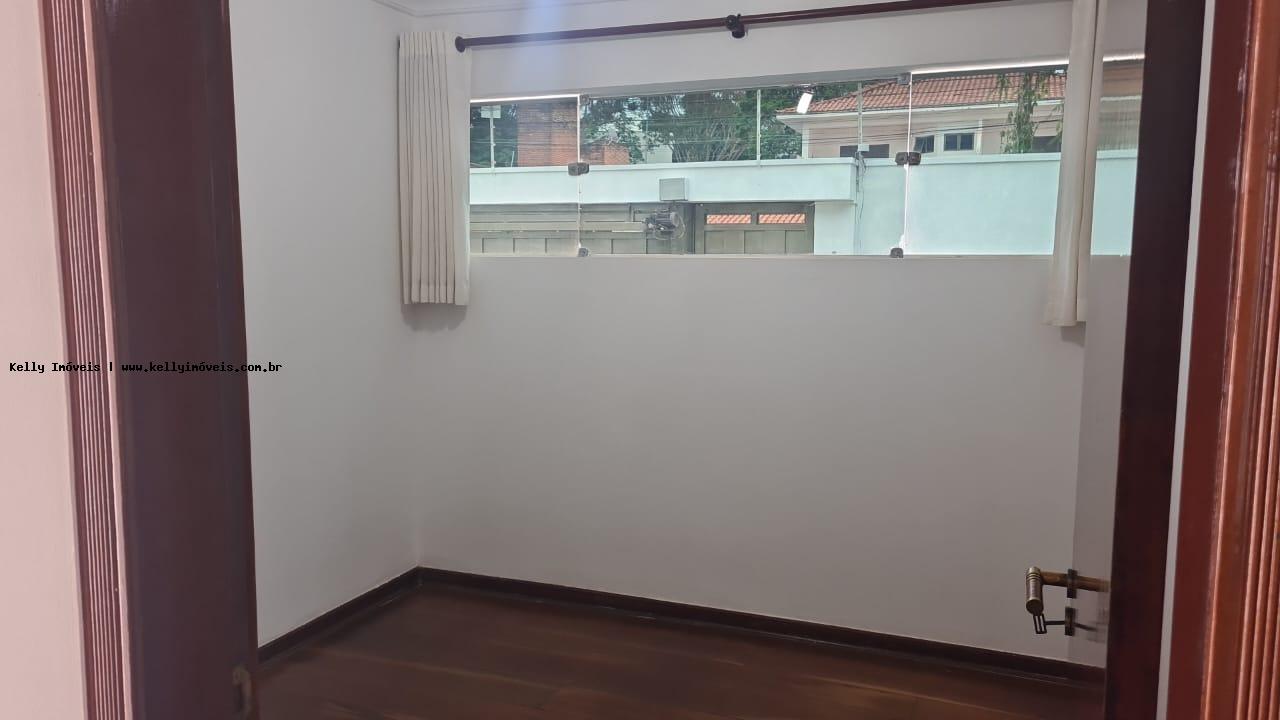 Casa à venda com 4 quartos, 341m² - Foto 18