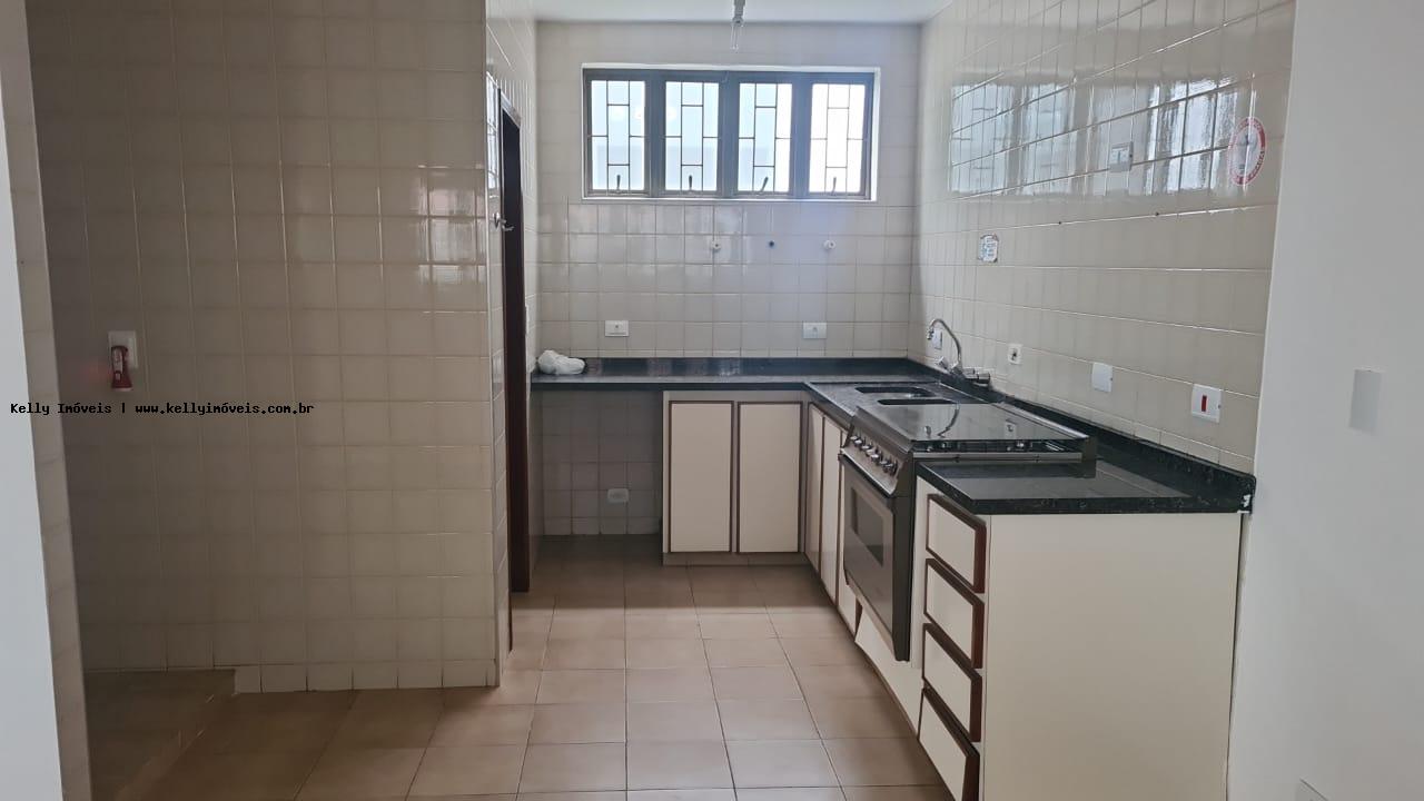 Casa à venda com 4 quartos, 341m² - Foto 20