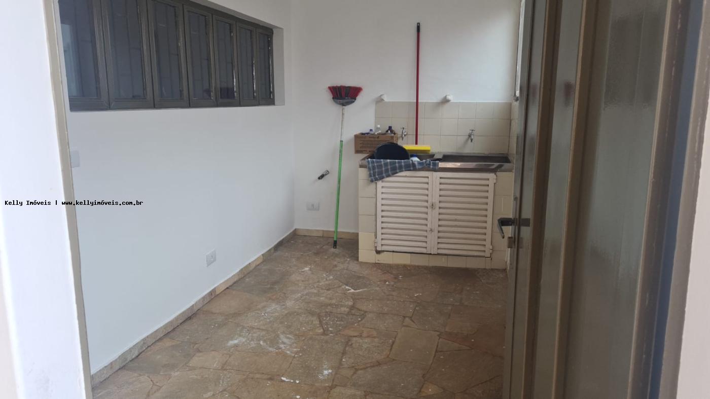 Casa à venda com 4 quartos, 341m² - Foto 25