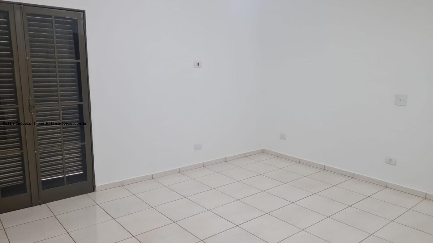 Casa para alugar com 4 quartos, 341m² - Foto 37