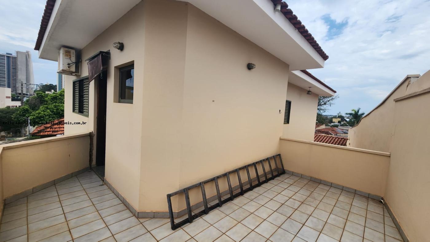 Casa à venda com 3 quartos, 352m² - Foto 13