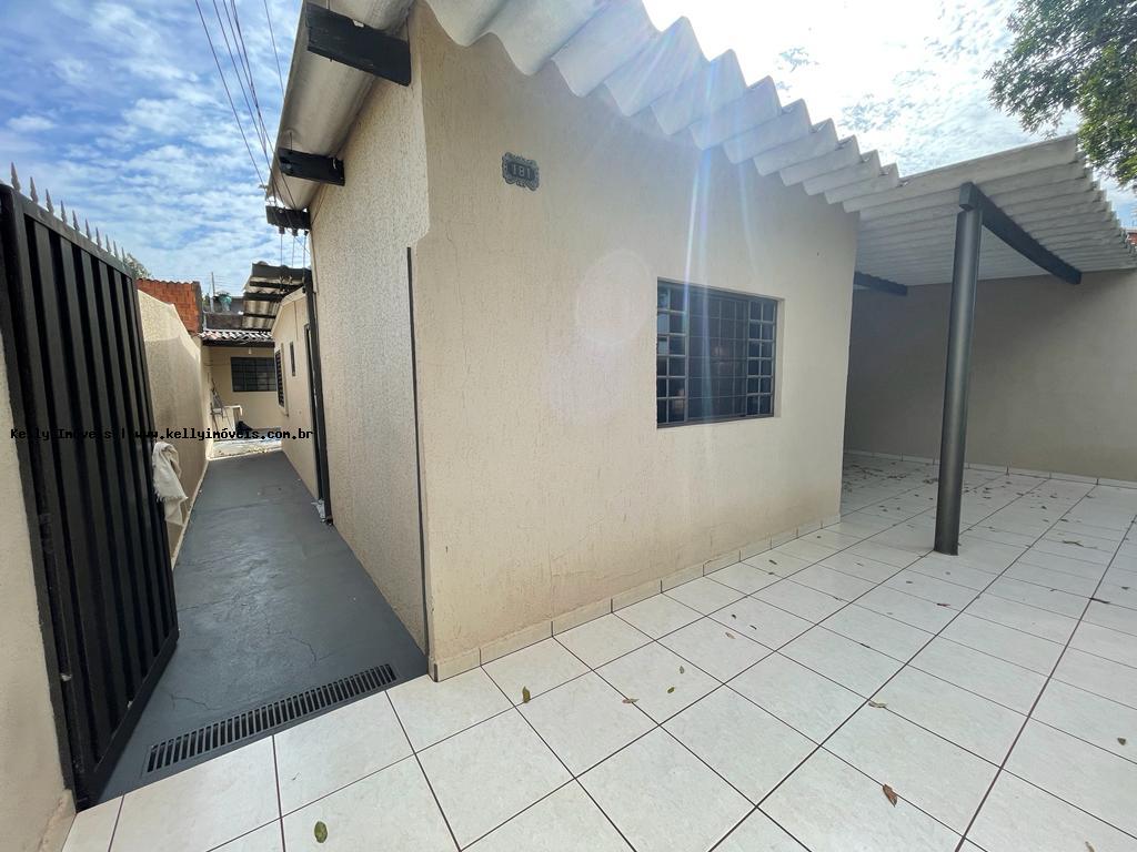 Casa à venda com 3 quartos, 117m² - Foto 2