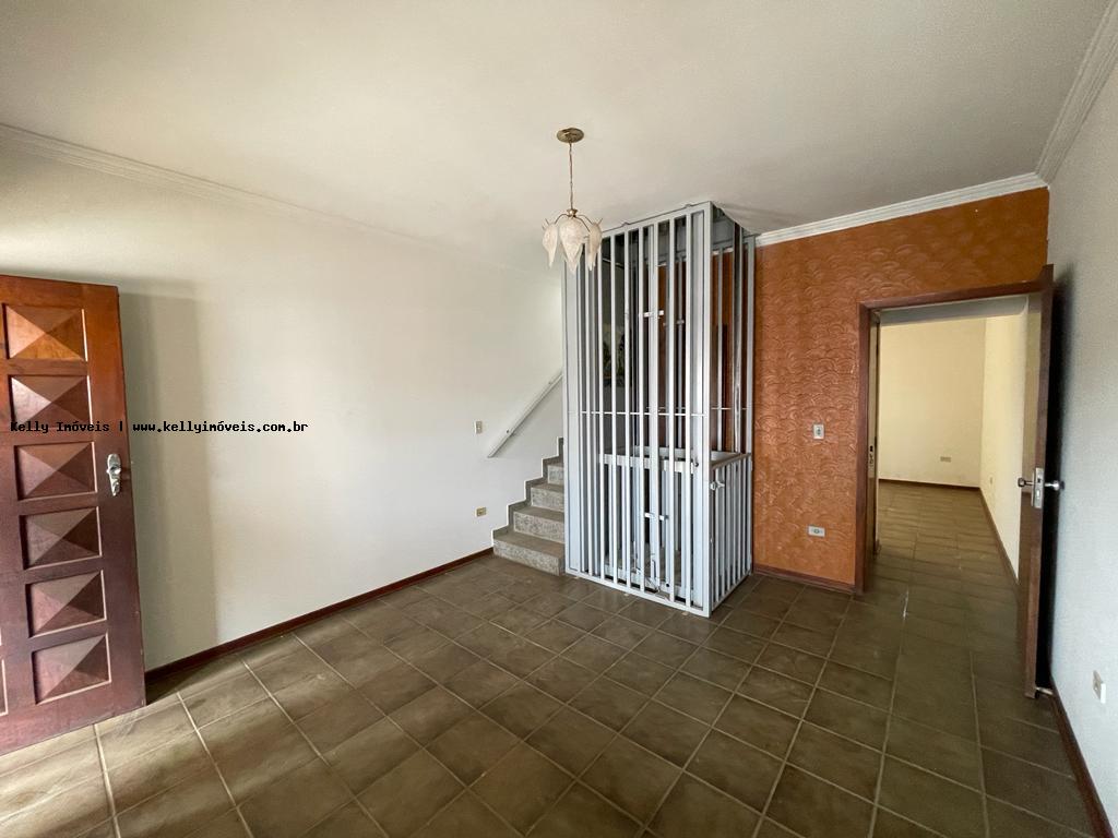 Casa à venda com 2 quartos, 150m² - Foto 4