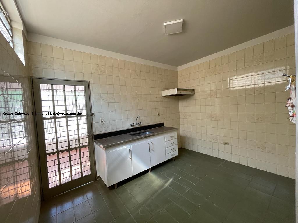 Casa à venda com 2 quartos, 150m² - Foto 8