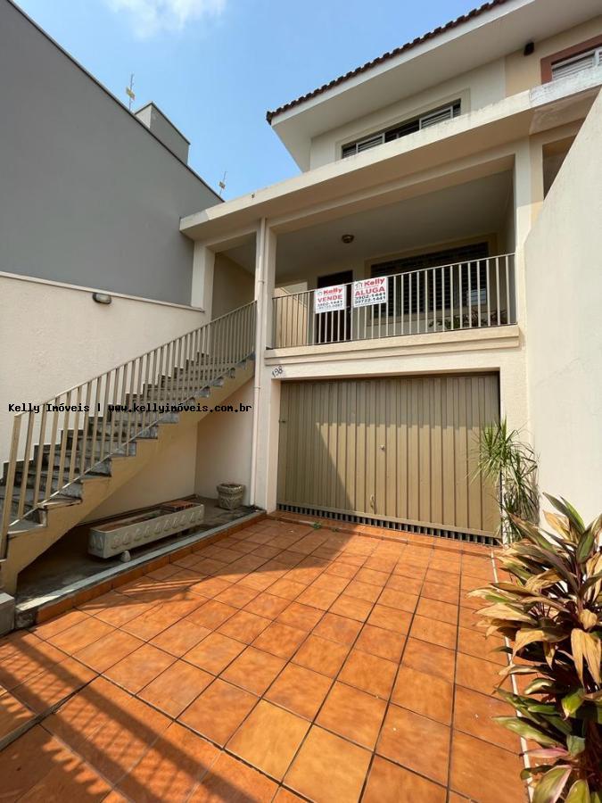 Casa à venda com 2 quartos, 150m² - Foto 1