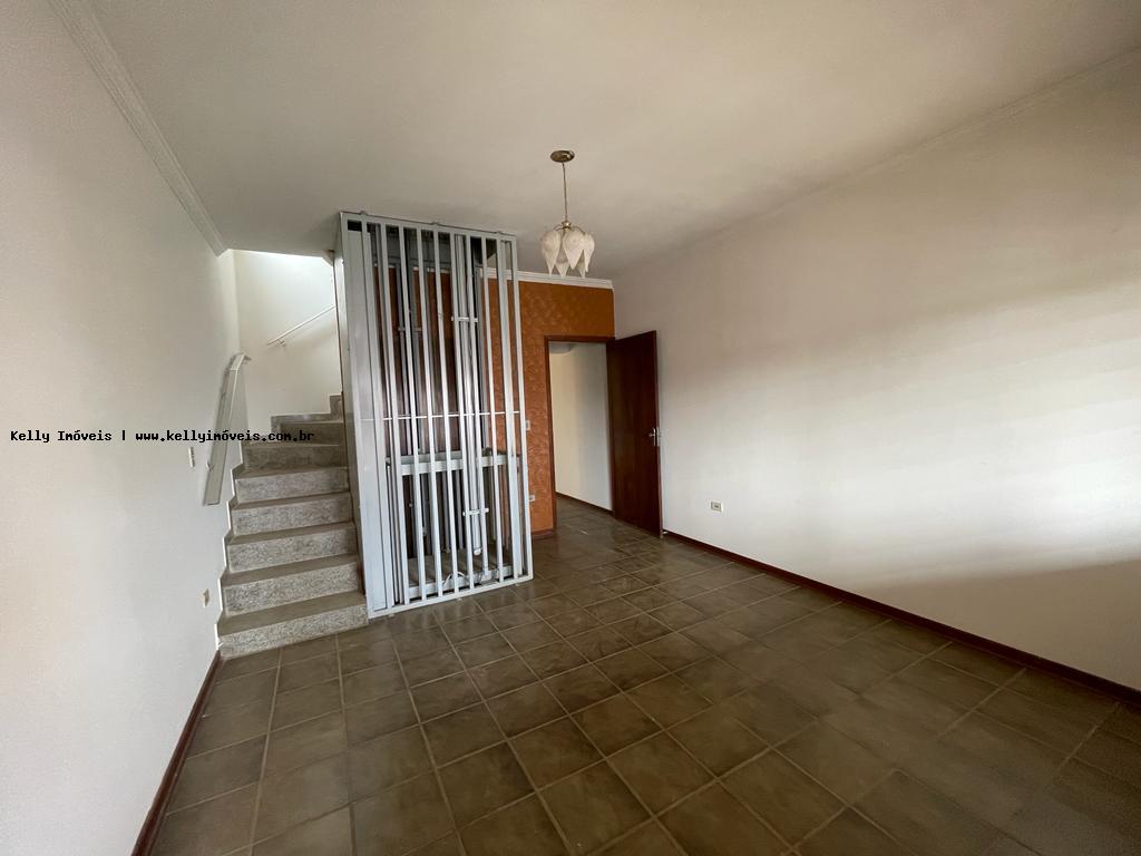 Casa à venda com 2 quartos, 150m² - Foto 6