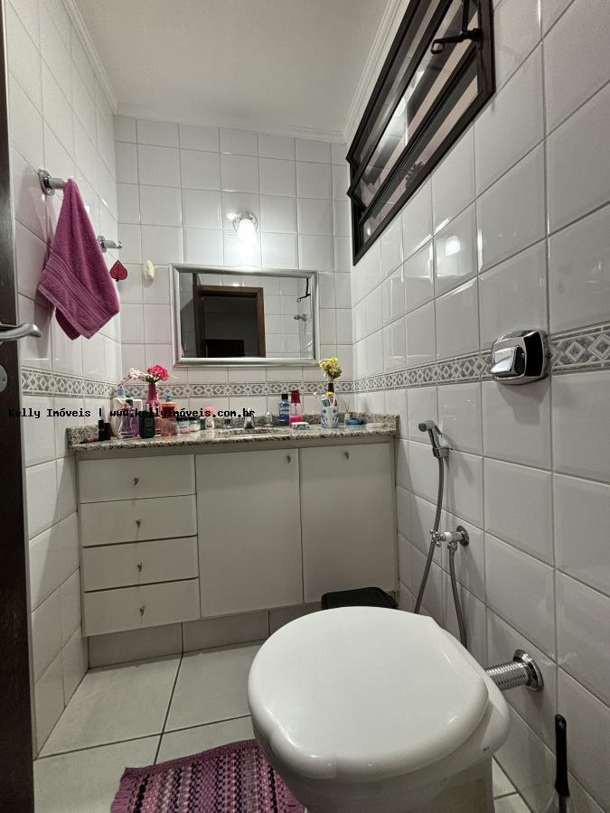 Apartamento à venda com 3 quartos, 178m² - Foto 12