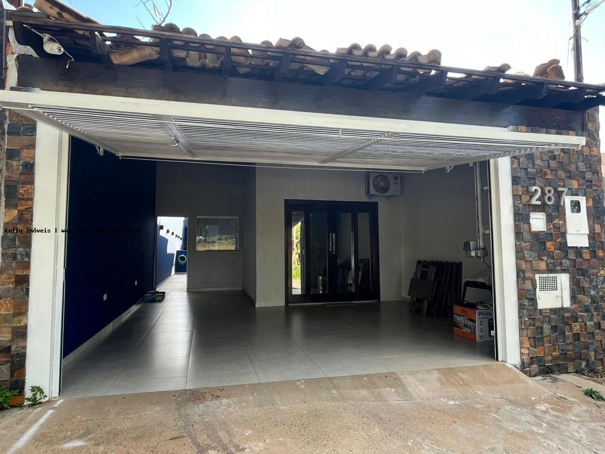 Casa à venda com 4 quartos, 180m² - Foto 2