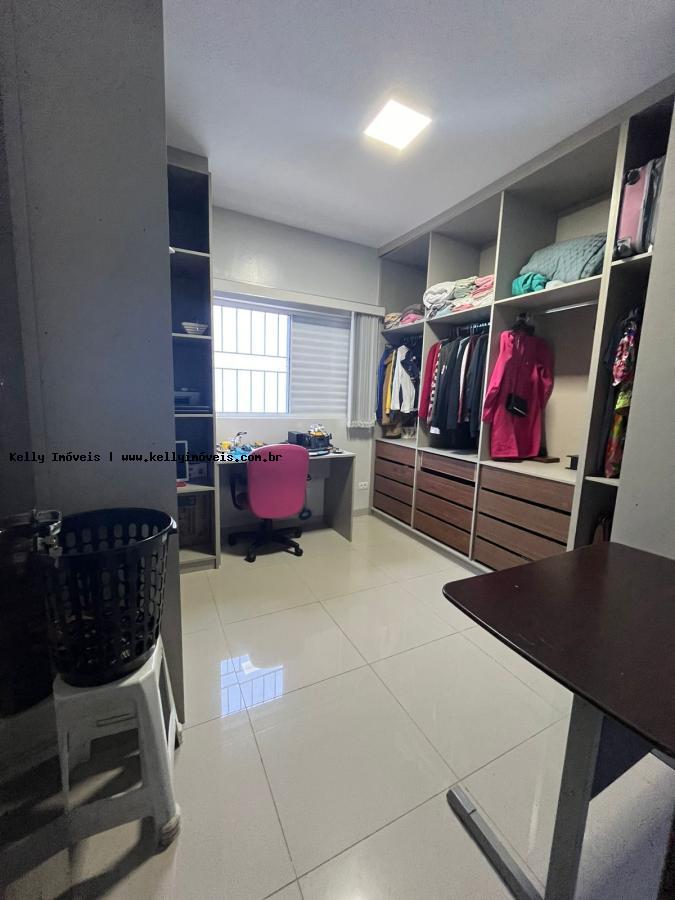 Casa à venda com 4 quartos, 180m² - Foto 14