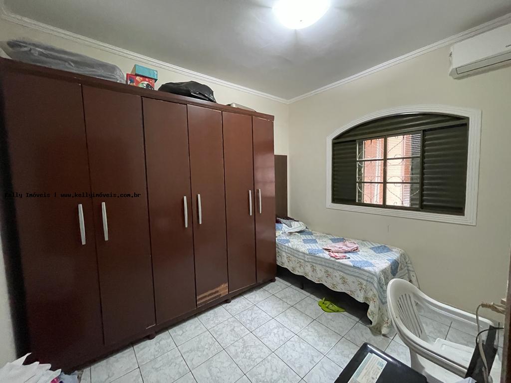 Casa à venda com 3 quartos, 150m² - Foto 4