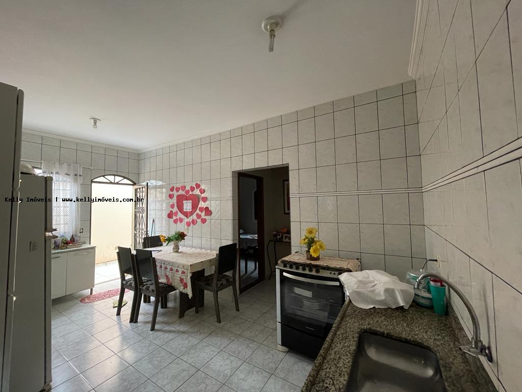 Casa à venda com 3 quartos, 150m² - Foto 5