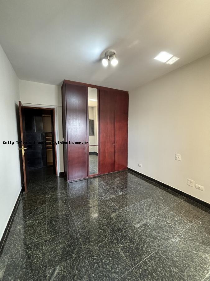 Apartamento à venda com 3 quartos, 125m² - Foto 12