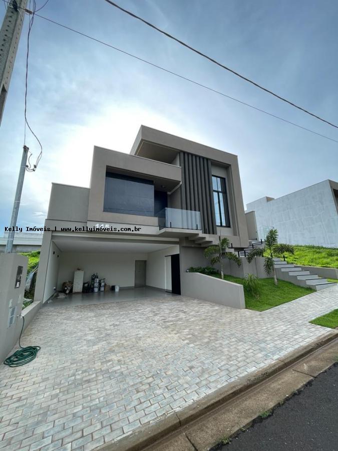 Casa de Condomínio à venda com 3 quartos, 195m² - Foto 1