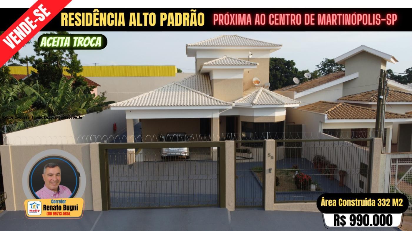 Casa à venda com 3 quartos, 332m² - Foto 1