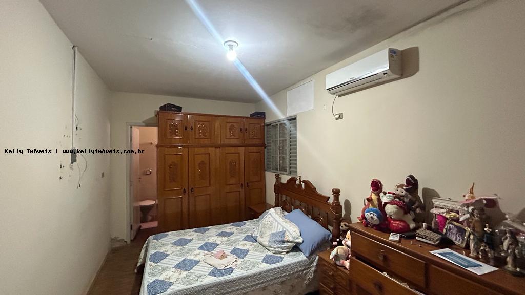 Casa à venda com 2 quartos, 110m² - Foto 4