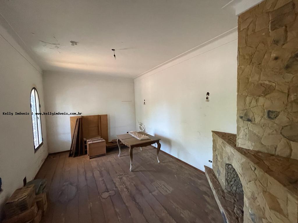 Casa à venda com 3 quartos, 486m² - Foto 4