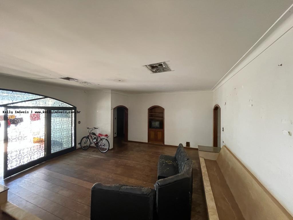 Casa à venda com 3 quartos, 486m² - Foto 11