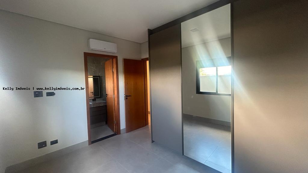 Casa de Condomínio à venda com 3 quartos, 215m² - Foto 5