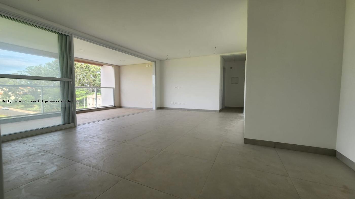 Apartamento à venda com 3 quartos, 151m² - Foto 9