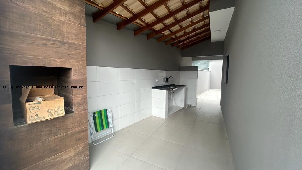 Casa à venda com 3 quartos, 110m² - Foto 4