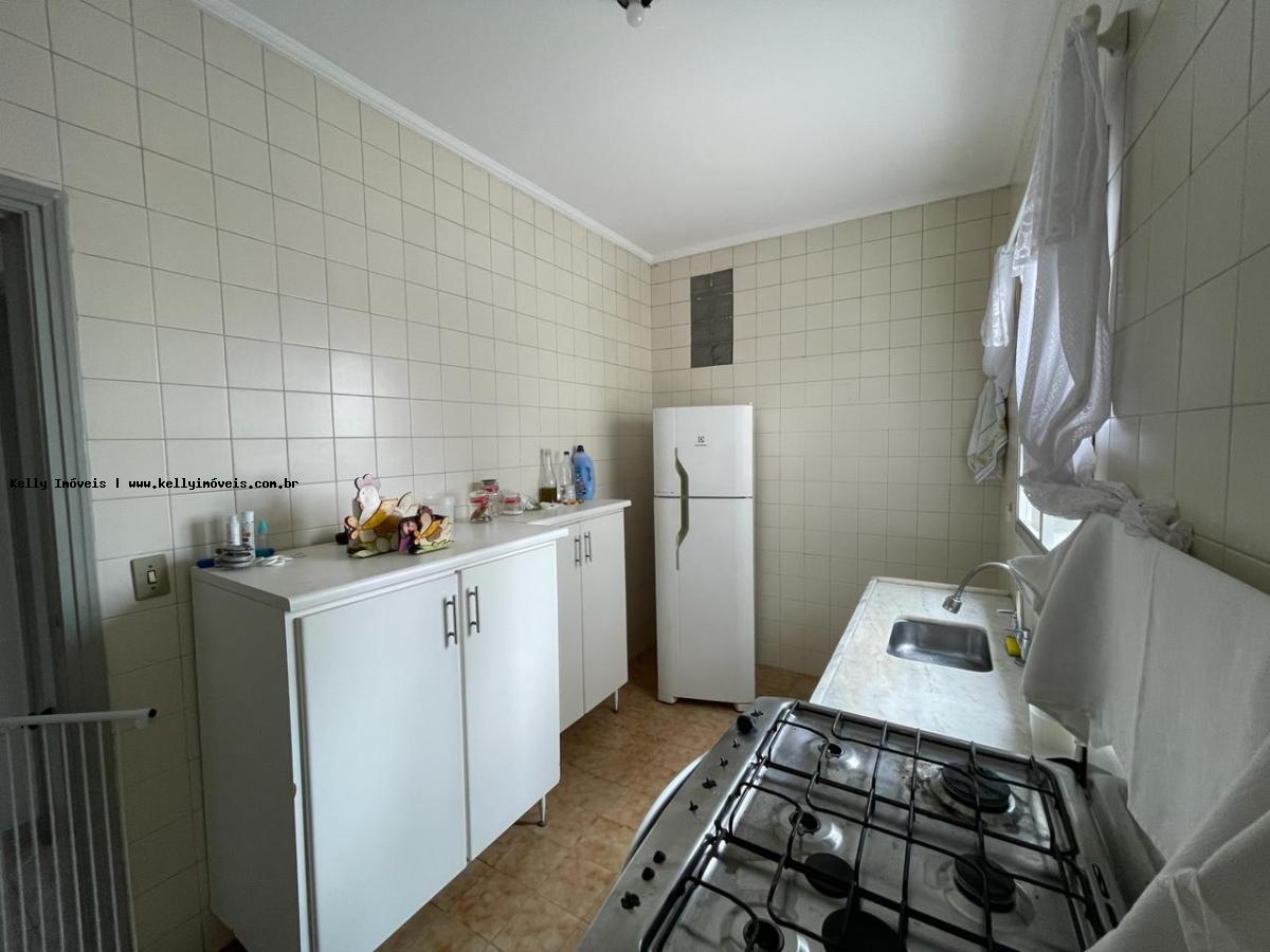 Apartamento à venda com 2 quartos, 81m² - Foto 3