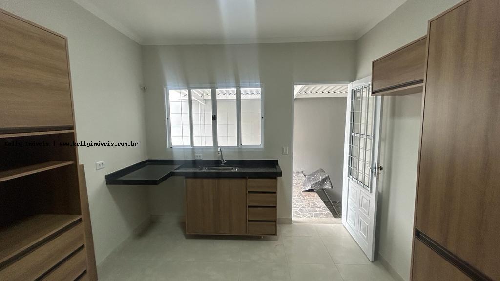 Casa à venda com 2 quartos, 170m² - Foto 12