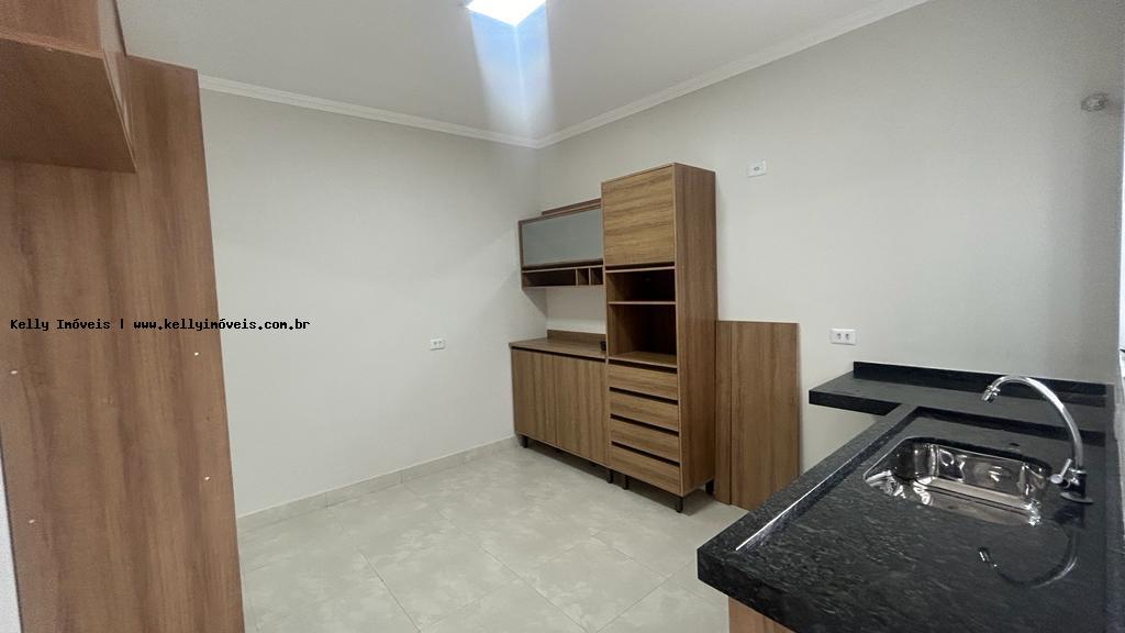 Casa à venda com 2 quartos, 170m² - Foto 11