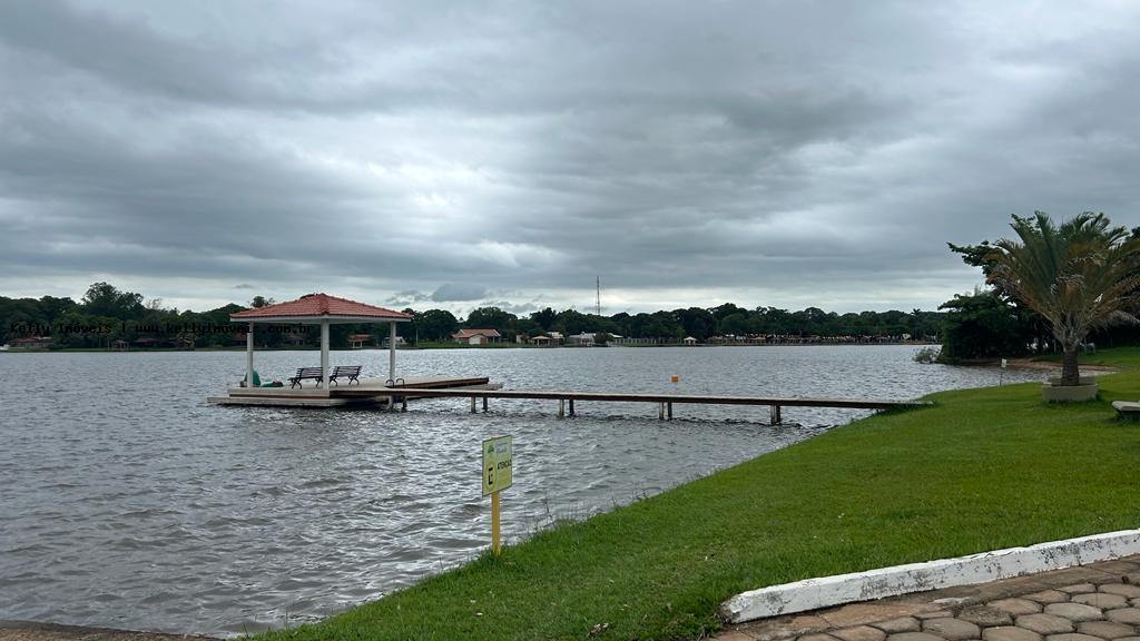 Casa de Condomínio à venda com 3 quartos, 400m² - Foto 15