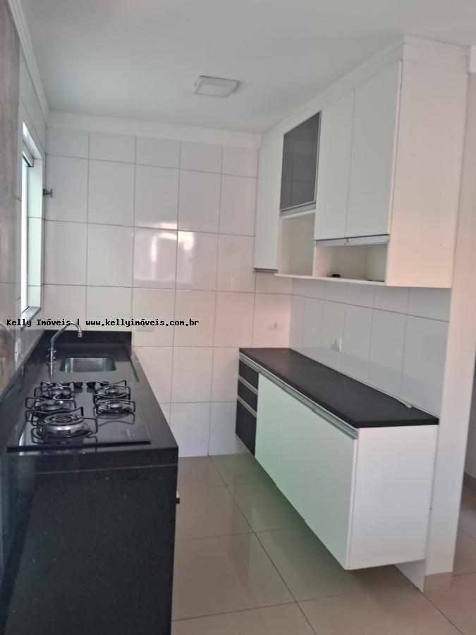 Casa à venda com 3 quartos, 200m² - Foto 3