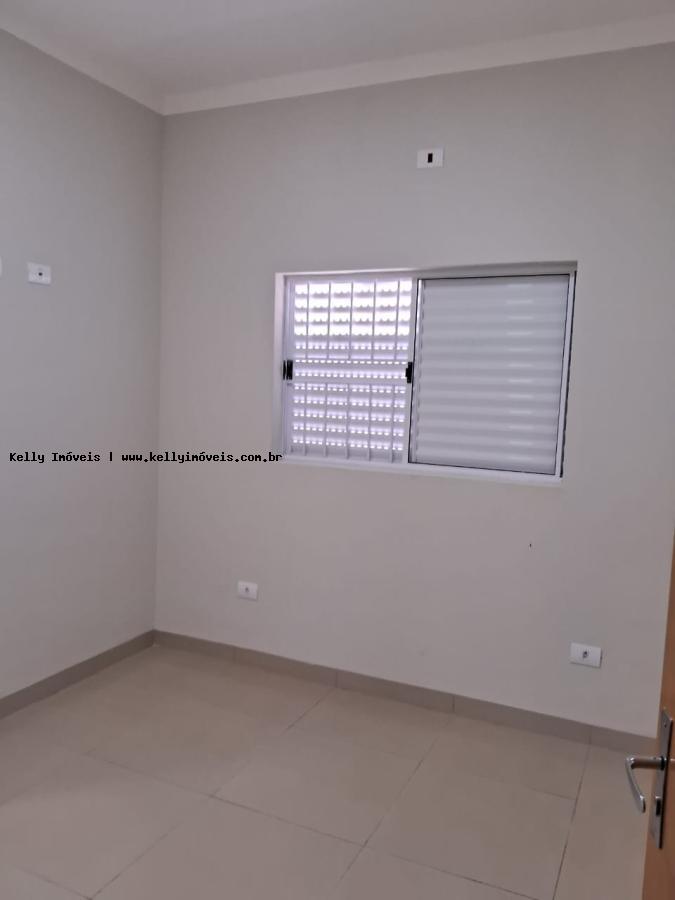 Casa à venda com 3 quartos, 200m² - Foto 11