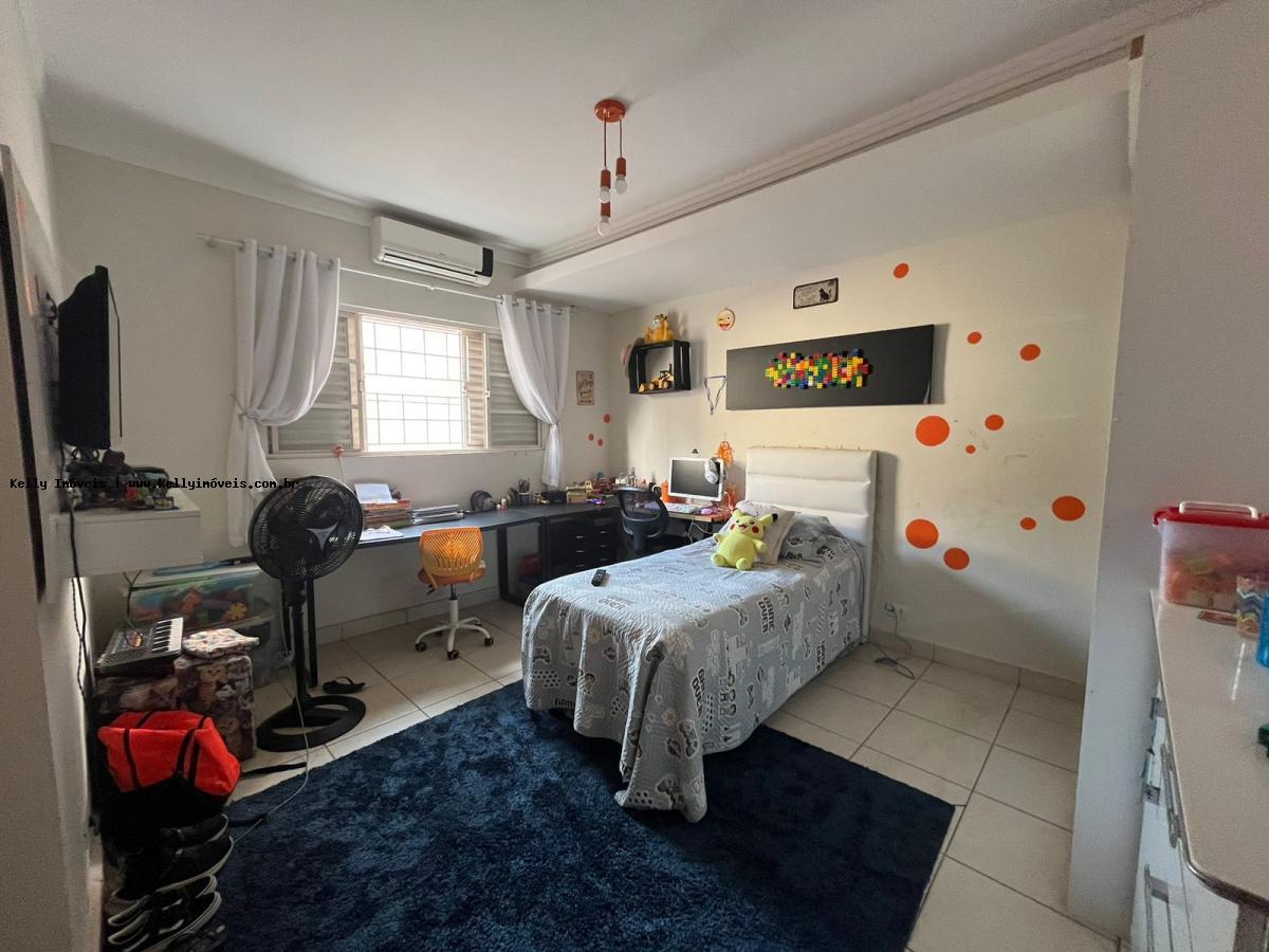 Casa à venda com 4 quartos, 420m² - Foto 13