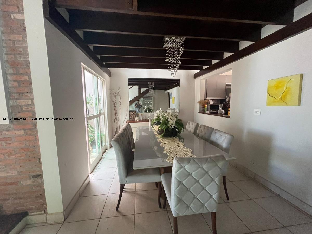 Casa à venda com 4 quartos, 420m² - Foto 14