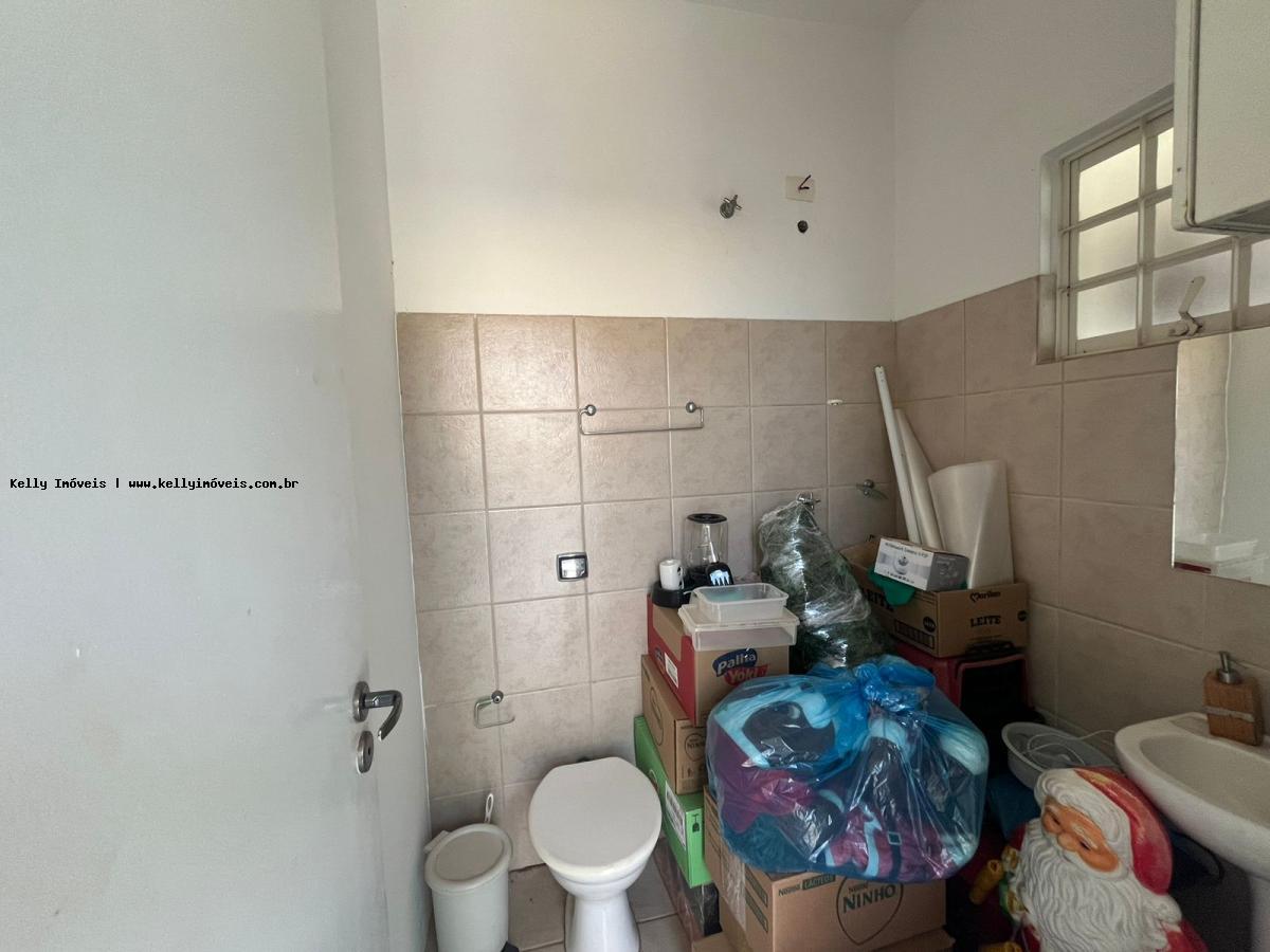 Casa à venda com 4 quartos, 420m² - Foto 25