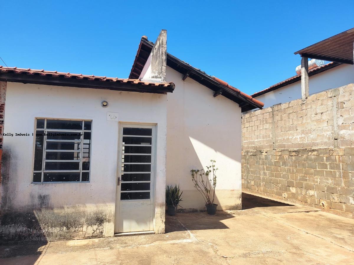 Casa à venda com 2 quartos, 43m² - Foto 2