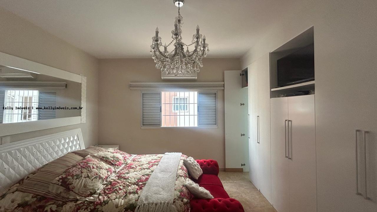 Casa de Condomínio à venda com 3 quartos, 222m² - Foto 17