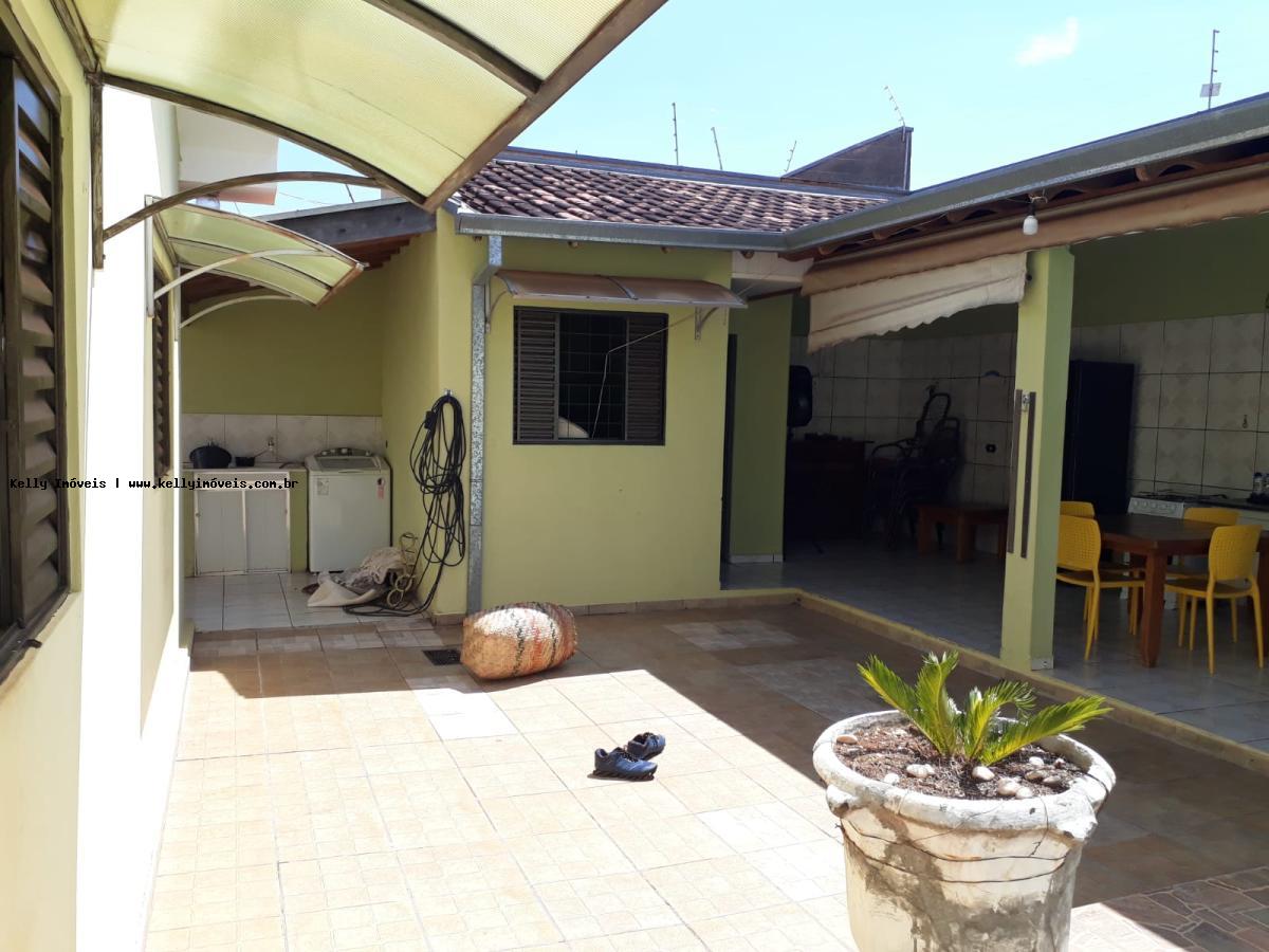 Casa à venda com 3 quartos, 300m² - Foto 4