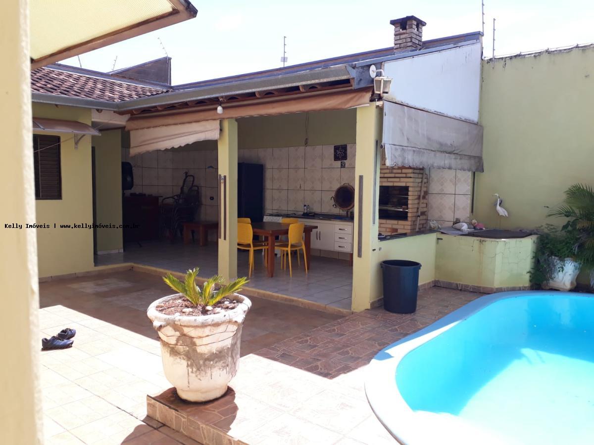 Casa à venda com 3 quartos, 300m² - Foto 5