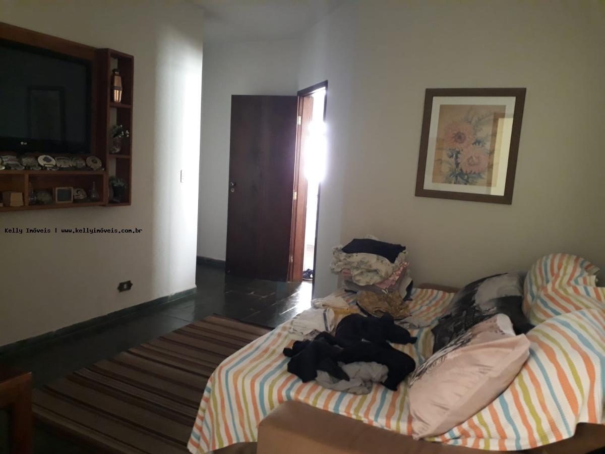 Casa à venda com 3 quartos, 300m² - Foto 13