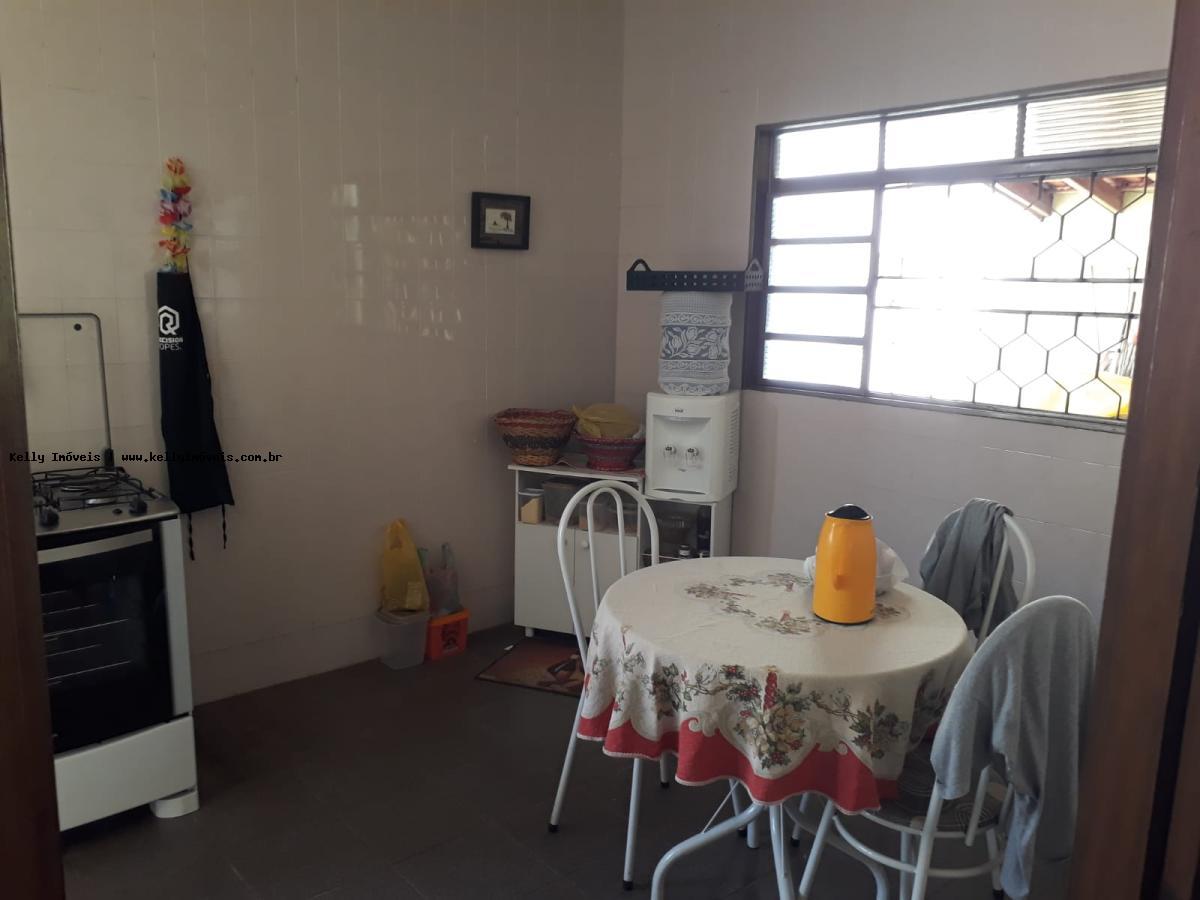 Casa à venda com 3 quartos, 300m² - Foto 12