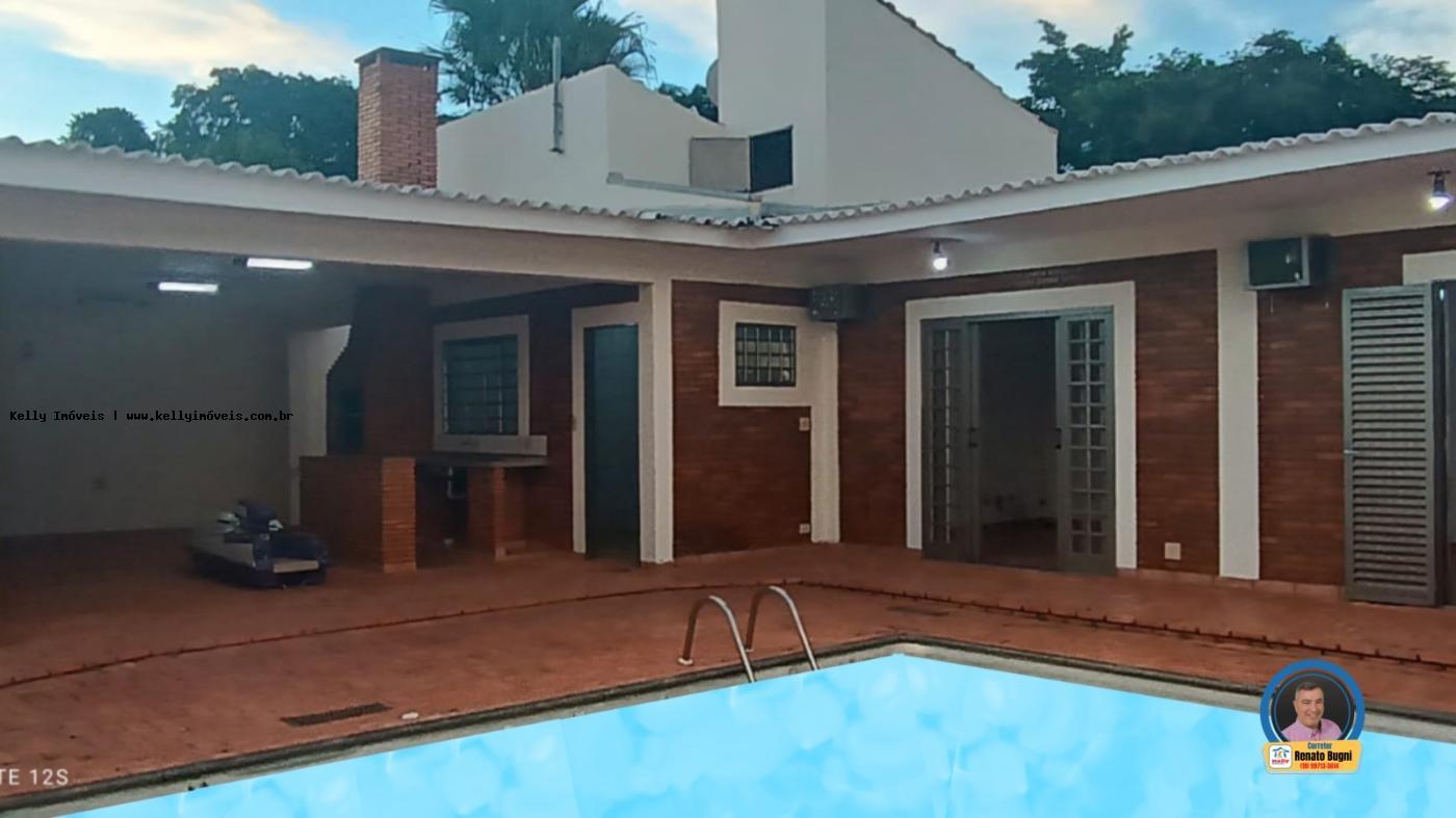 Casa de Condomínio à venda com 3 quartos, 636m² - Foto 1