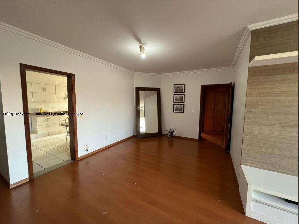 Apartamento à venda com 3 quartos, 110m² - Foto 4