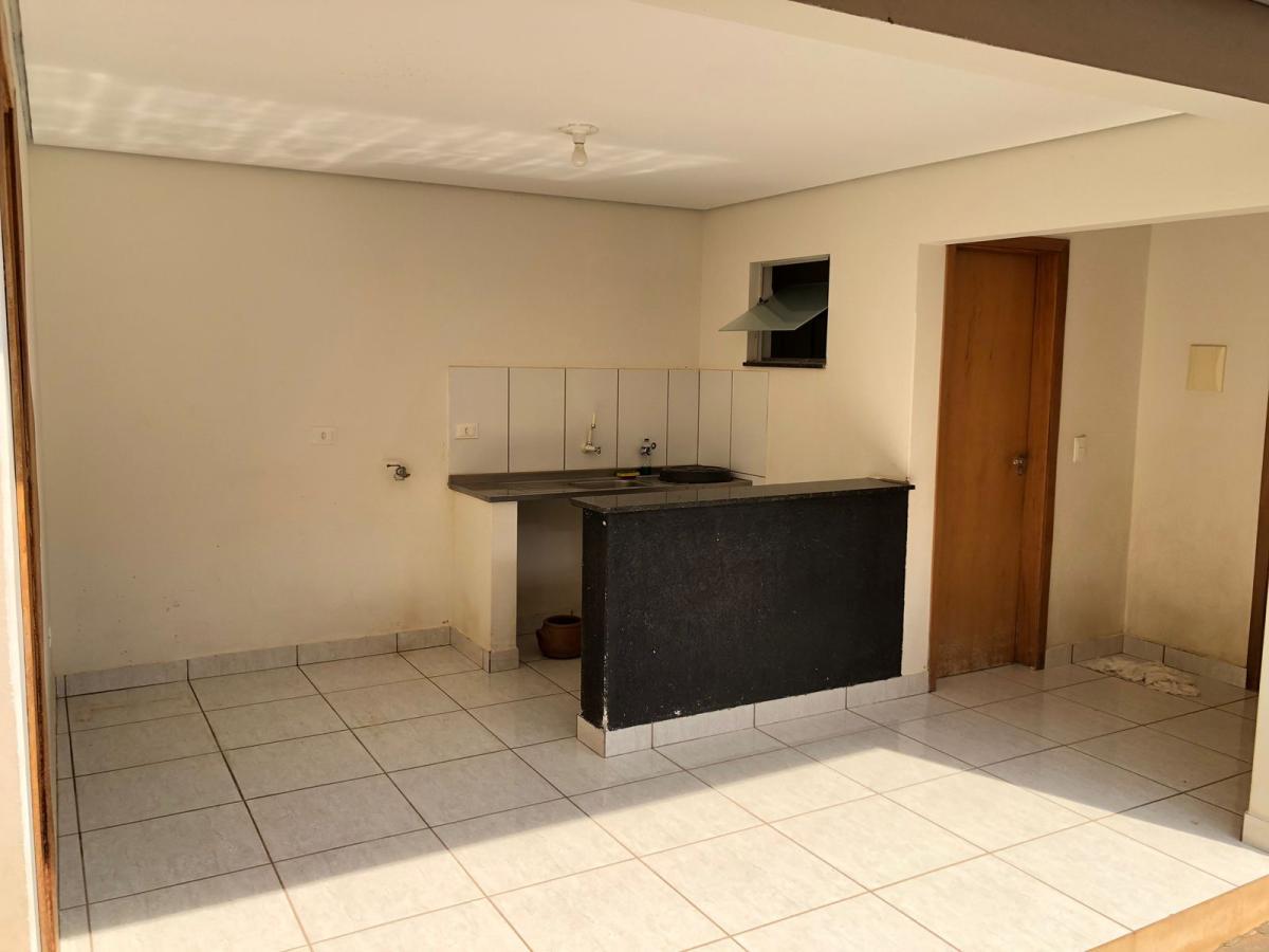 Casa à venda com 5 quartos, 252m² - Foto 4