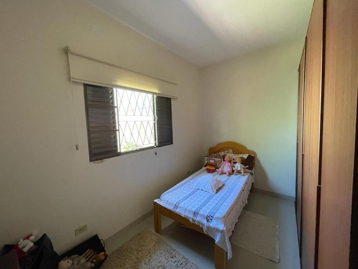 Casa à venda com 3 quartos, 137m² - Foto 2